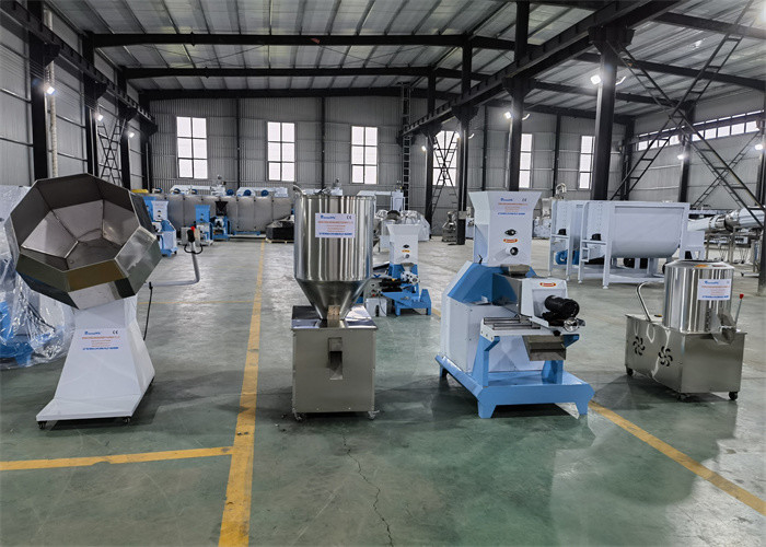 5.5kw Hayvan Yemi Pelet Üretim Hattı Yüzen Balık Kümes Hayvanları Yemi Üretim Hattı