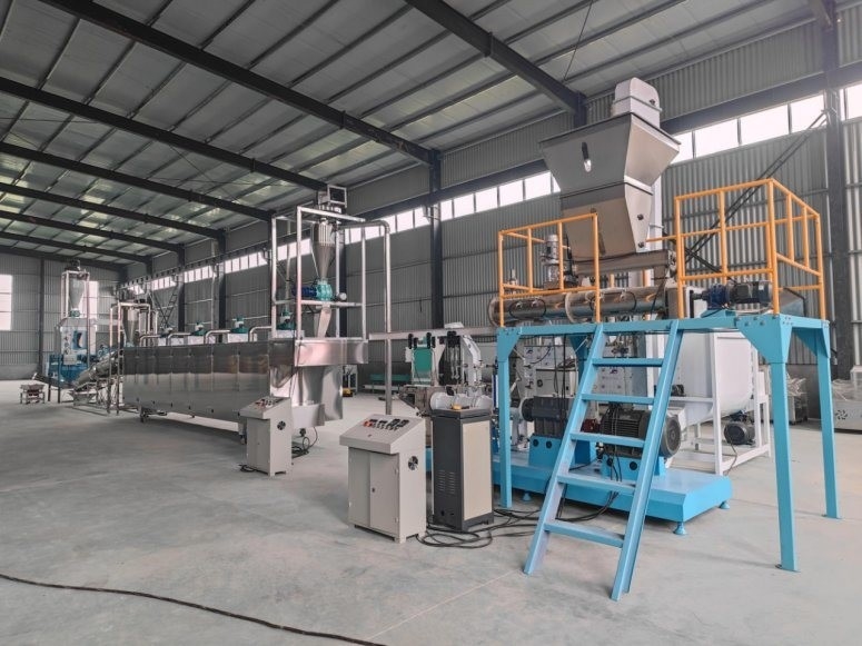 5.5kw Hayvan Yemi Pelet Üretim Hattı Yüzen Balık Kümes Hayvanları Yemi Üretim Hattı