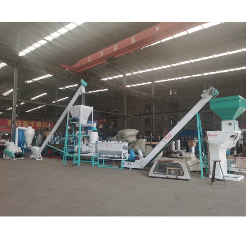 Yüksek Dönüşlü Biyokütle Pelet Üretim Hattı 800kg / H Talaş Pelet Yapma Değirmeni