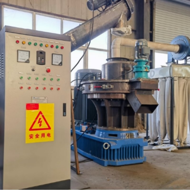 1-4T / H Otomatik Ahşap Pelet Değirmeni Ahşap Yakıt Halkalı Kalıp Besleme Pelet Makinesi