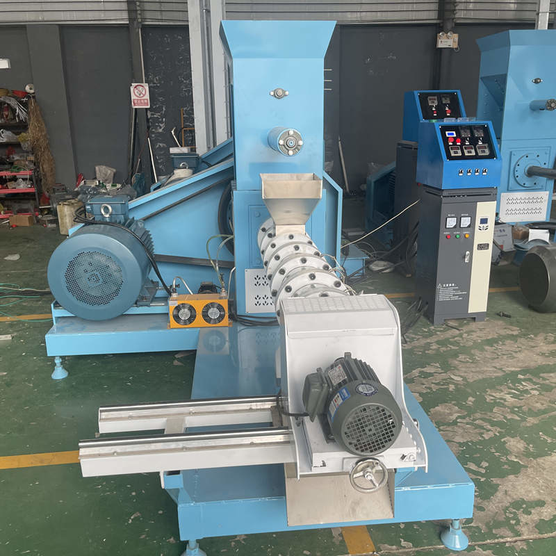 50 ~ 2000kg / H Kuru Balık Yemi Ekstruder Makinesi Köpek Maması Üretim Makinesi 5.5-160 KW