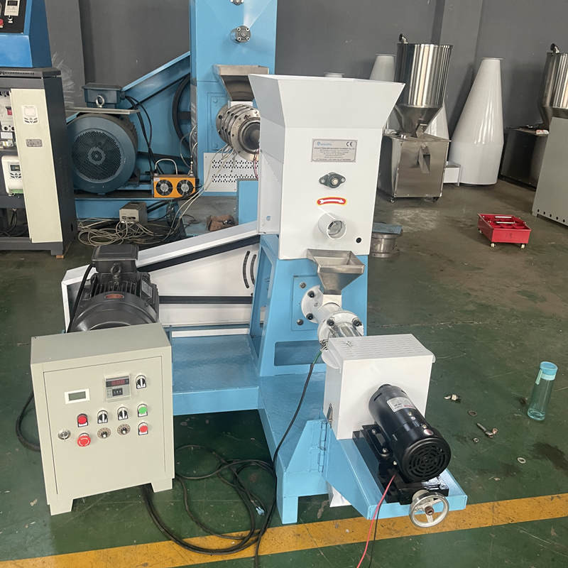50 ~ 2000kg / H Kuru Balık Yemi Ekstruder Makinesi Köpek Maması Üretim Makinesi 5.5-160 KW