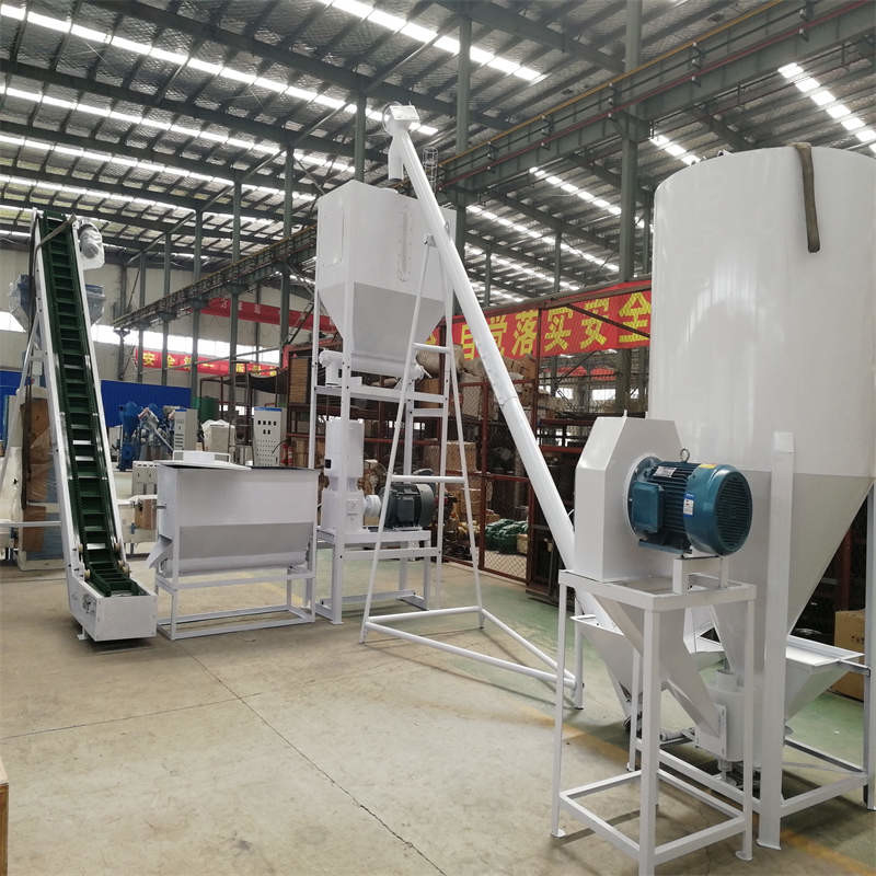 118KW Ahşap Pellet Üretim hattı 1000-2000kg/H 2000*500*600cm Elektrik Kontrol Kabinesi