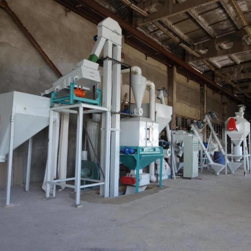 1000kg/H Besin Pellet Üretim Hatı Çömelme Karıştırma Granülasyon Soğutma Paketi 5in1