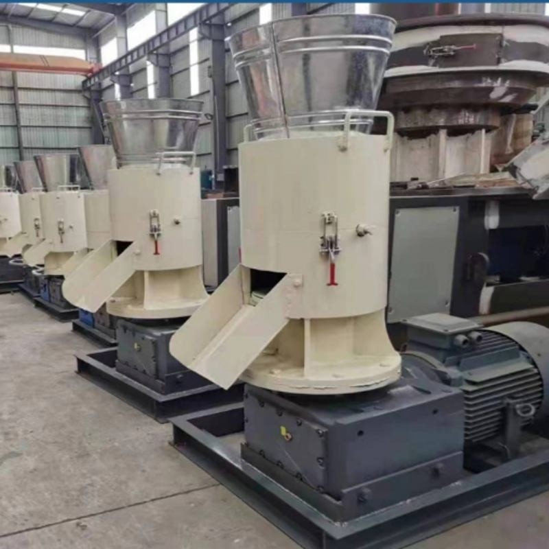 Kapasite Pellet Maker 80-600kg/h Güvenli Karbon Çelik Alaşımı 220V/380V 7.5-37KW