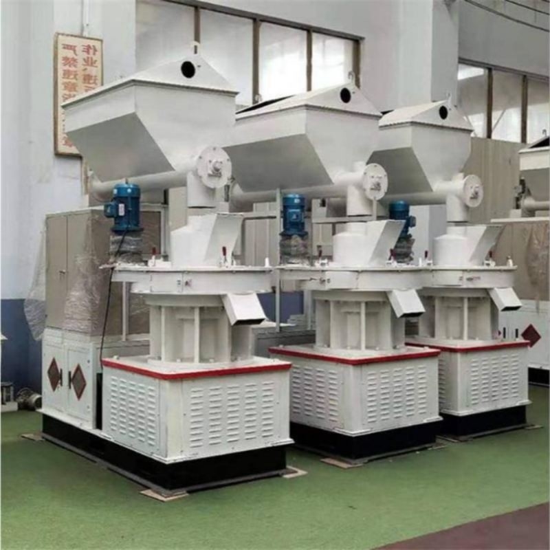 Verimlilik Ahşap saman çöpü briketleri için biyomassa briket makinesi 200-500kg/h kapasite ve 18.5kw