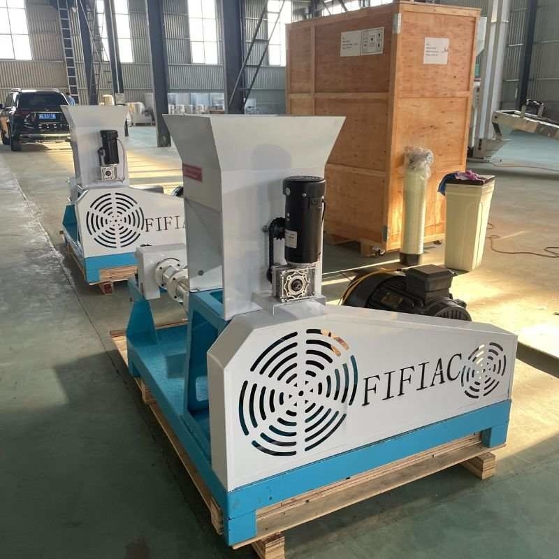 Elektrikli Buhar ısıtma kuru tip balık besleme ekstrüzörü üç fazlı güç ve 50-2000kg/saat kapasite