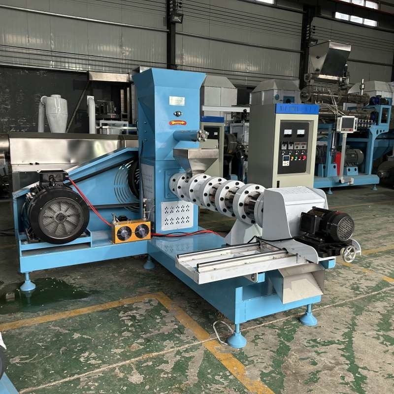 500-1000kg Pet Dog Feeder Extruder 5,5-132kw Güçlü Pet Yiyecek Üretimi