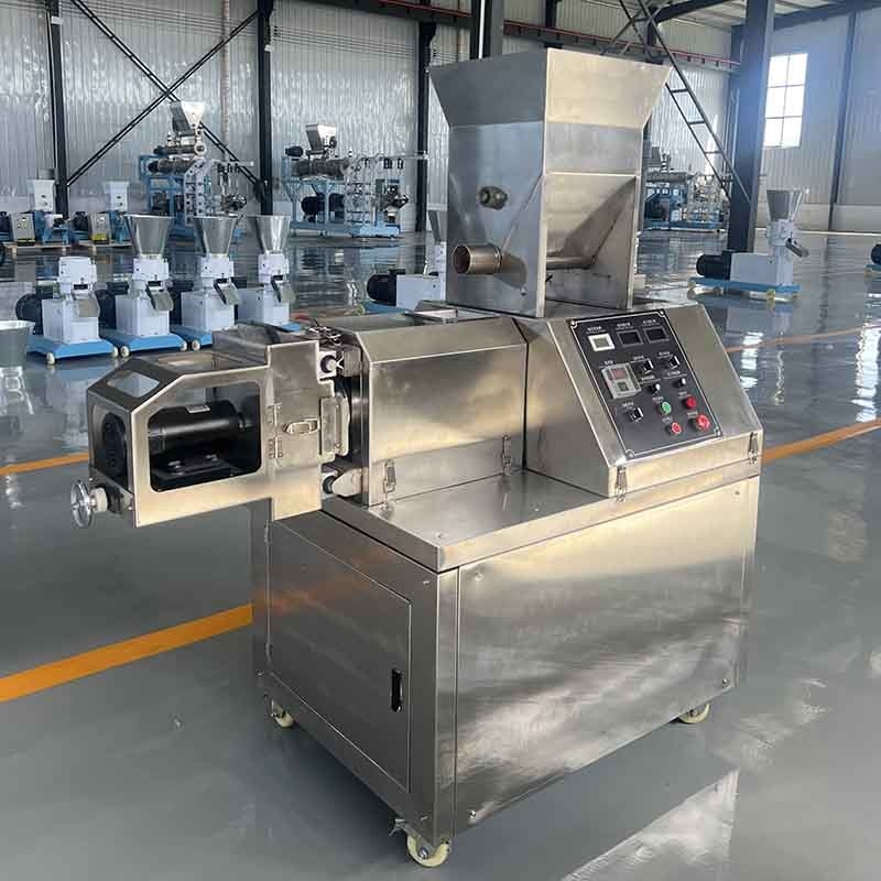 Balık yemleri üretim ekipmanları Çiftlik için yüzen balık yemleri üretim hattı