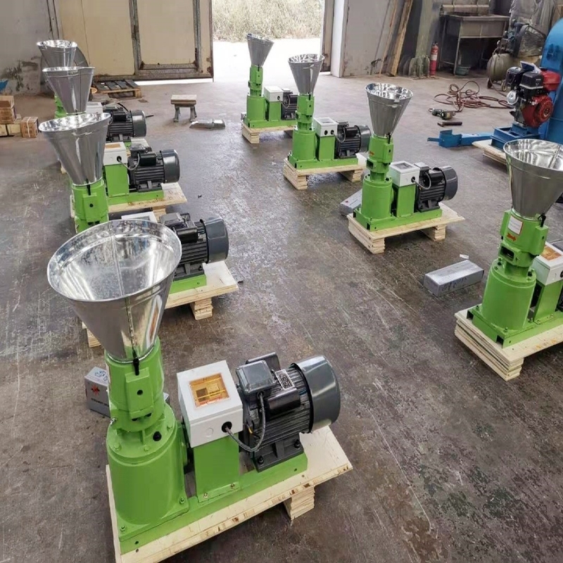 Küçük Ölçekli Yem Pellet Yapma Makinesi 4KW Motor Elektrikli Tipi Hayvan Yemleri Mühennesi