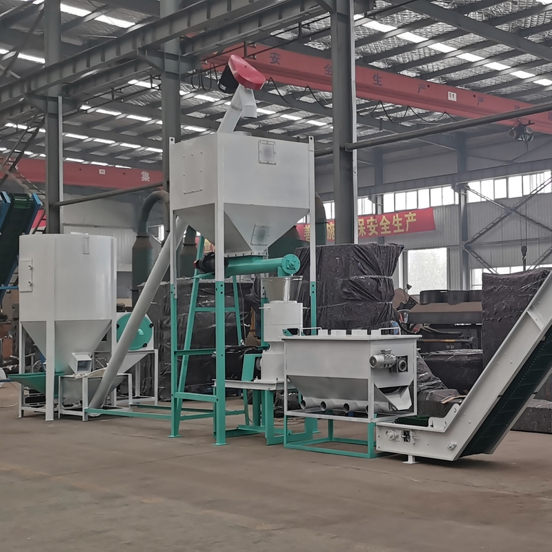 Fabrika tedarikleri Tavuk/hayvan/sığır yemleri pellet makinesi üretim hattı 1 ton 2 ton