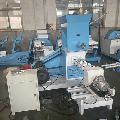 Özelliklere göre evcil hayvanlar için köpek yemleri pellet akvaryum işletmeleri için yüzen balık yemleri üretim hattı